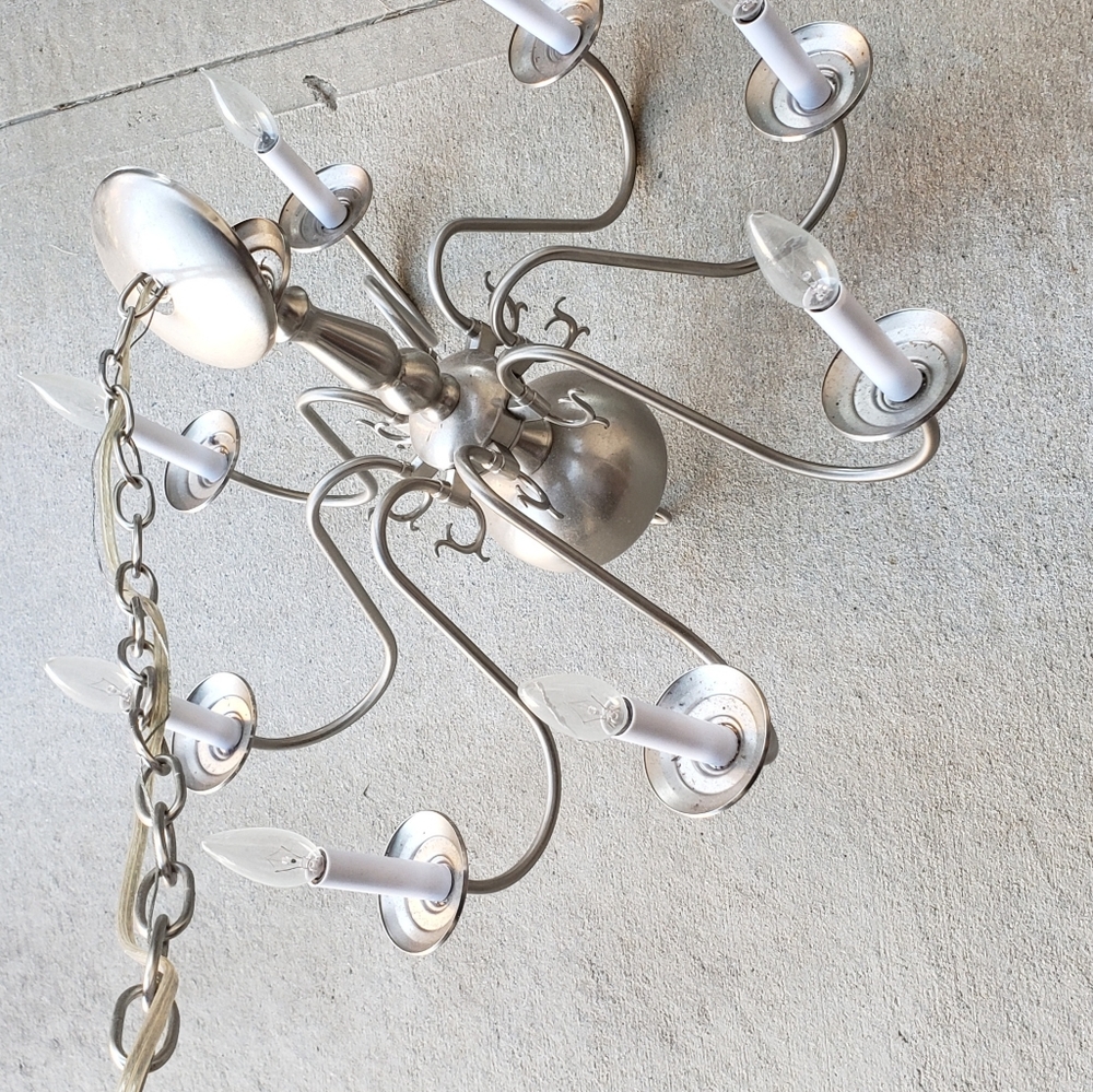 Dining room chandelier (8 bulb)